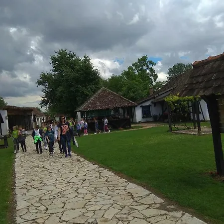 Etno Park Avlija Glusci *