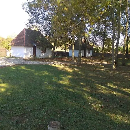 Etno Park Avlija Glusci * Bogatić