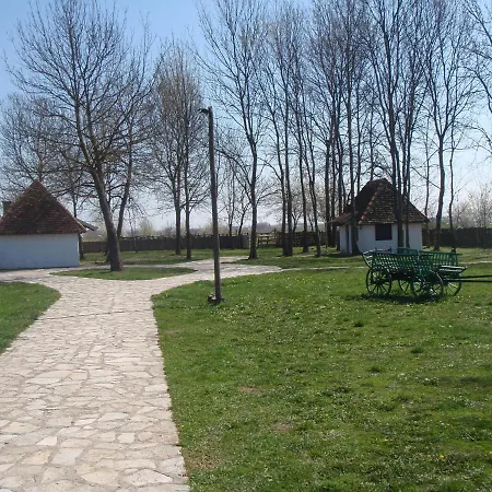 Hotel Etno Park Avlija Glusci