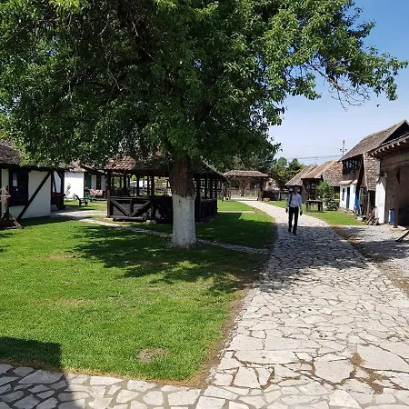 Hotel Etno Park Avlija Glusci