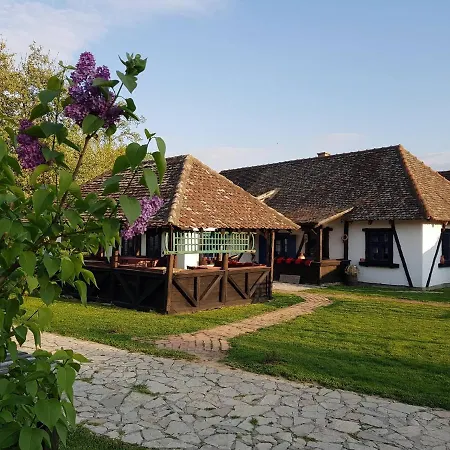 Etno Park Avlija Glusci Hotel Bogatić