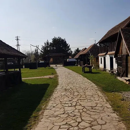 Etno Park Avlija Glusci Hotel Bogatić